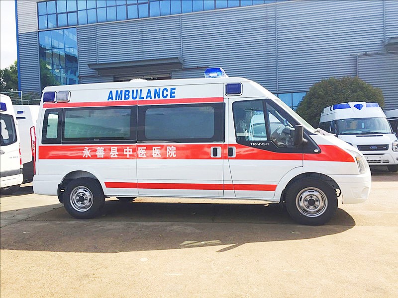 福特新时代V348长轴中顶救护车