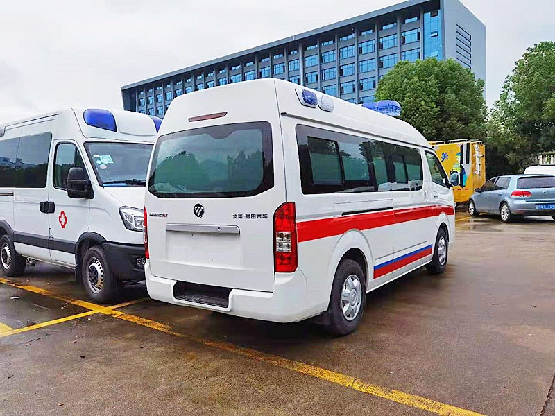 福田G7长轴救护车