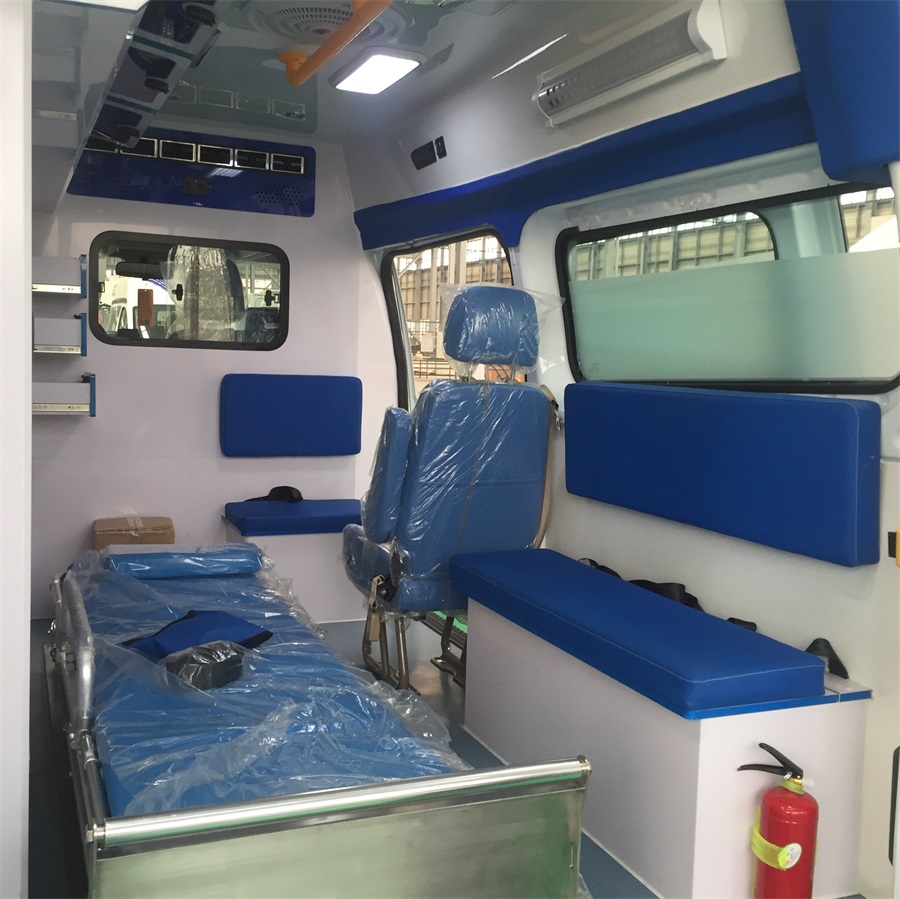 国六福特V362汽油版救护车