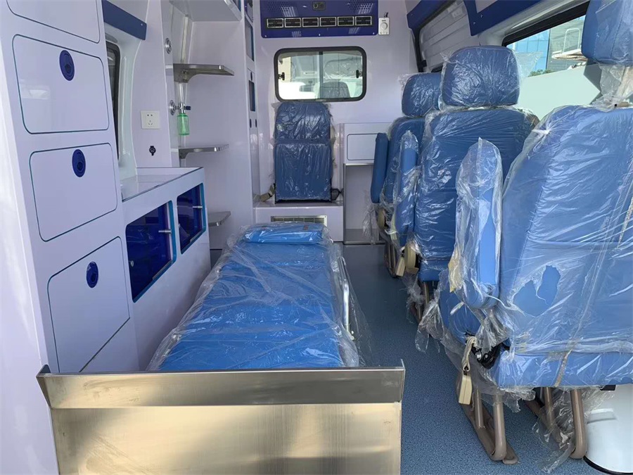 国六福特V348长轴高福星救护车
