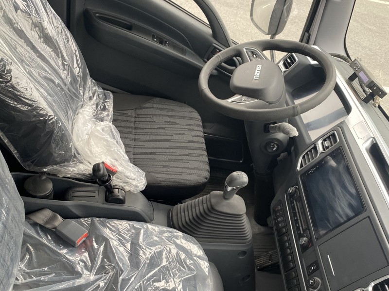 国六庆铃五十铃4米2冷藏车