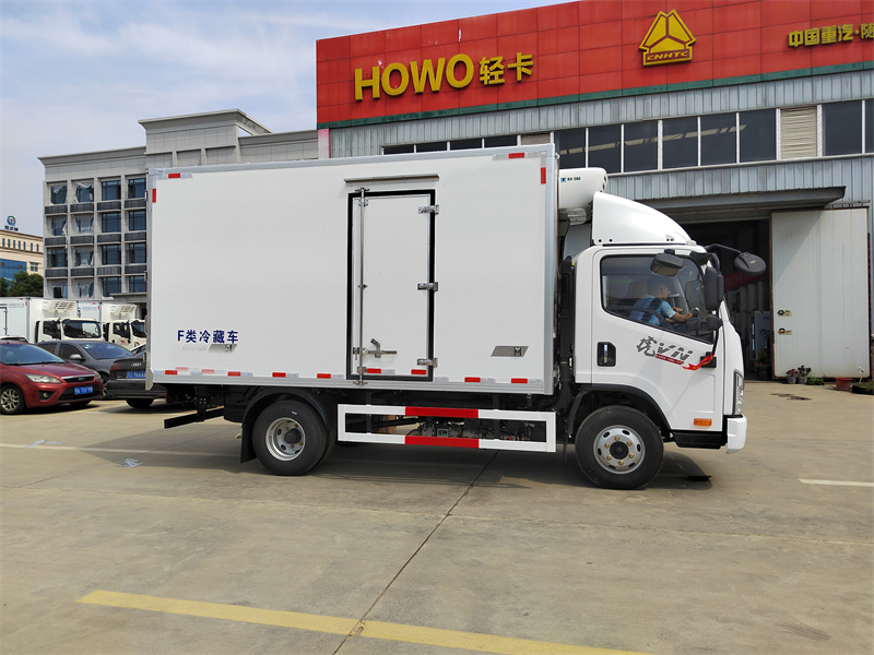 国六 解放虎VN4.2米锡柴130马力冷藏车