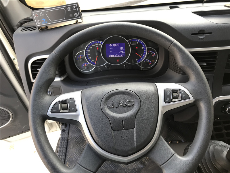 国六 江淮骏铃V5,4.2米冷藏车