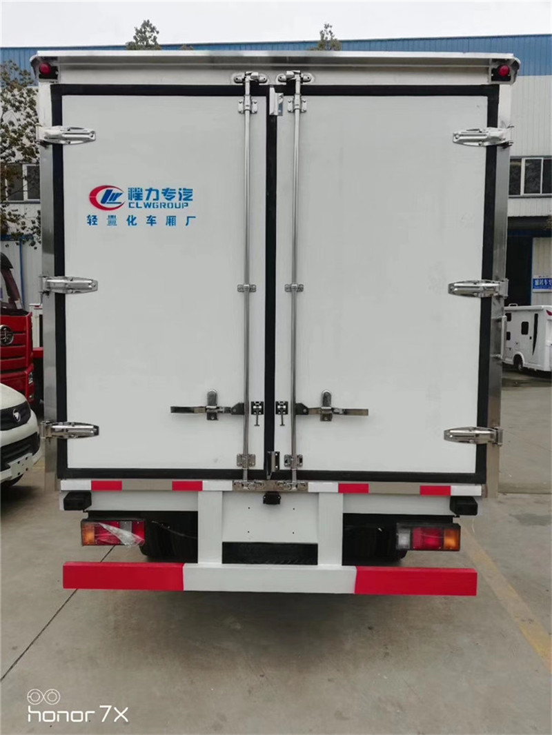 国六 庆铃五十铃KV100蓝牌冷藏车
