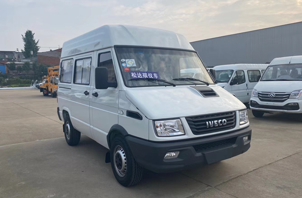 依维柯得意殡仪车