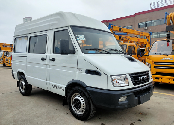 依维柯得意殡仪车