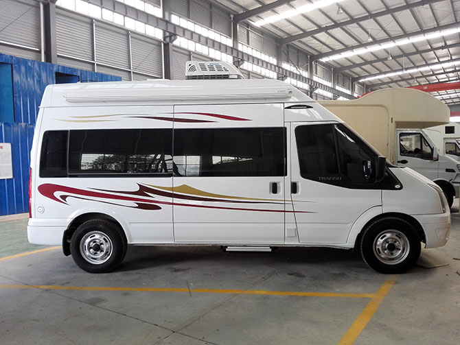 福特新世代全顺V348长轴高顶B型房车